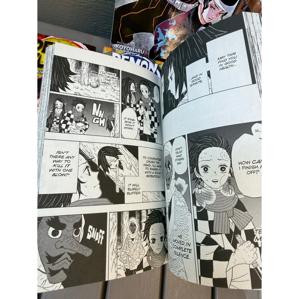 Demon Slayer Kimetsu no Yaiba Manga Vol 1 2 3 4 5 7 VIZ Media Shonen Jump Lot - Picture 4 of 4